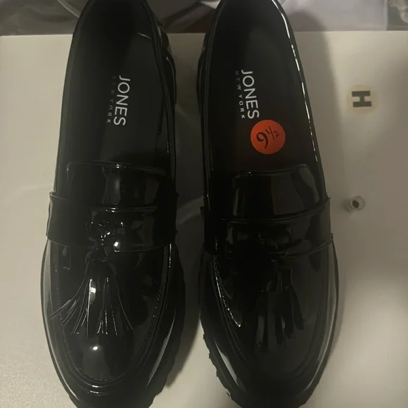 Beautiful Loafers - Picture 1 of 4